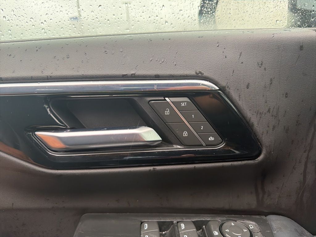 2025 Chevrolet Tahoe LT CLEAN CARFAX 1-OWNER
