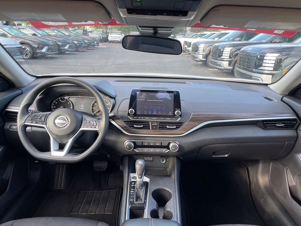 2025 Nissan Altima 2.5 SV CarFax 1-OWNER