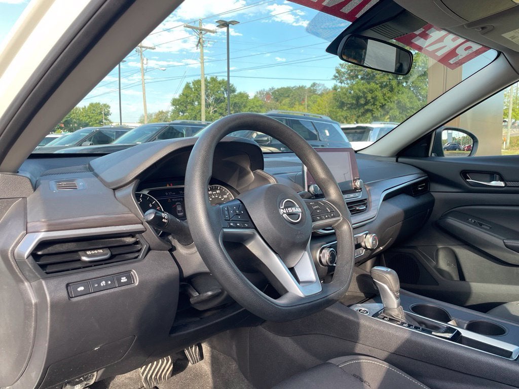 2025 Nissan Altima 2.5 SV CarFax 1-OWNER
