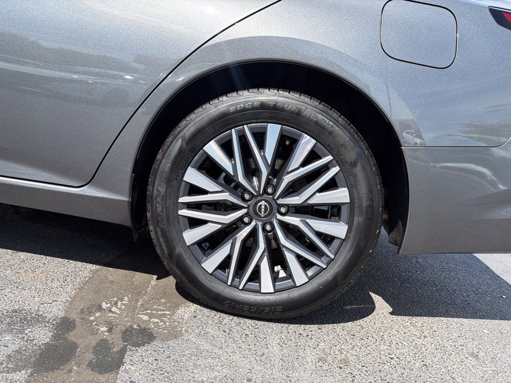 2025 Nissan Altima 2.5 SV CARFAX 1-Owner