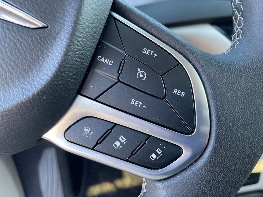 2023 Chrysler Pacifica Touring L Clean CarFax, One Owner, Third Row Seating