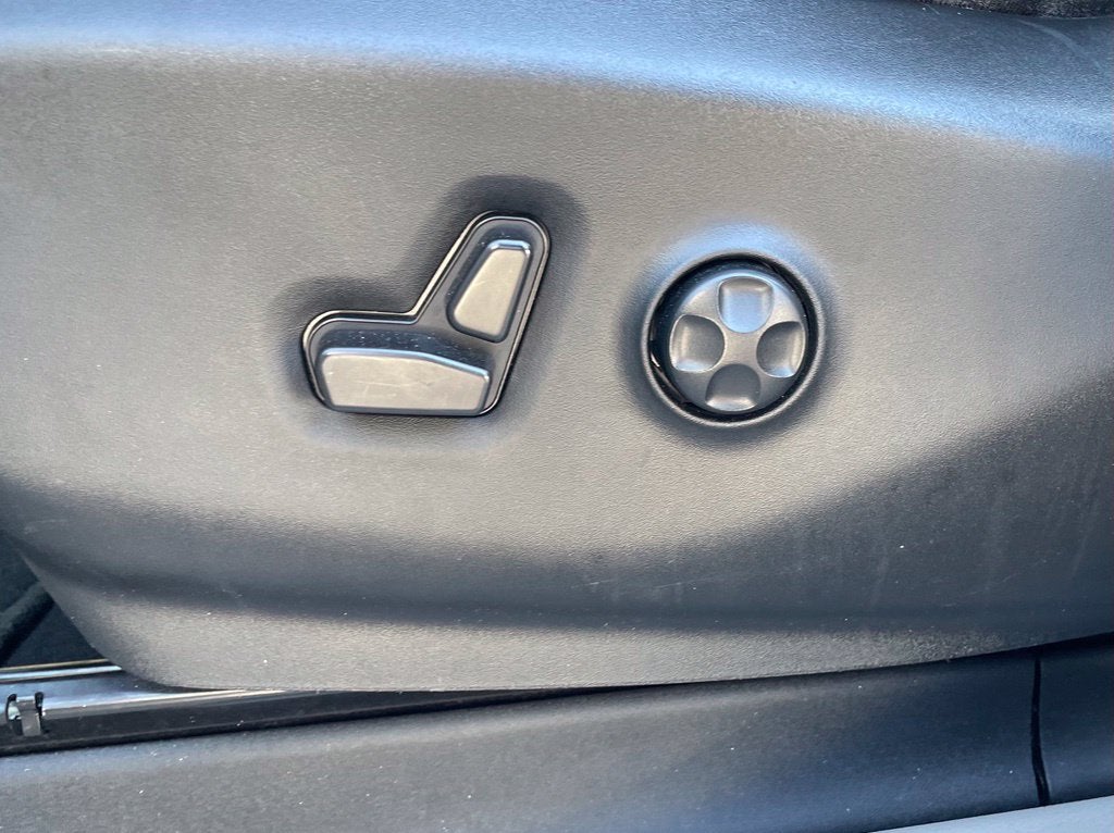 2023 Chrysler Pacifica Touring L Clean CarFax, One Owner, Third Row Seating