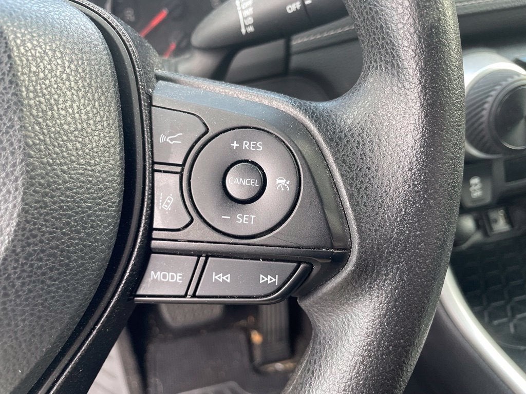 2019 Toyota RAV4 LE Clean CarFax, Blind Spot Warning