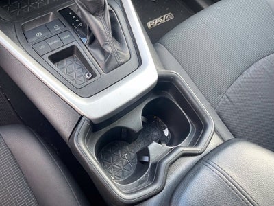 2019 Toyota RAV4 LE Clean CarFax, Blind Spot Warning