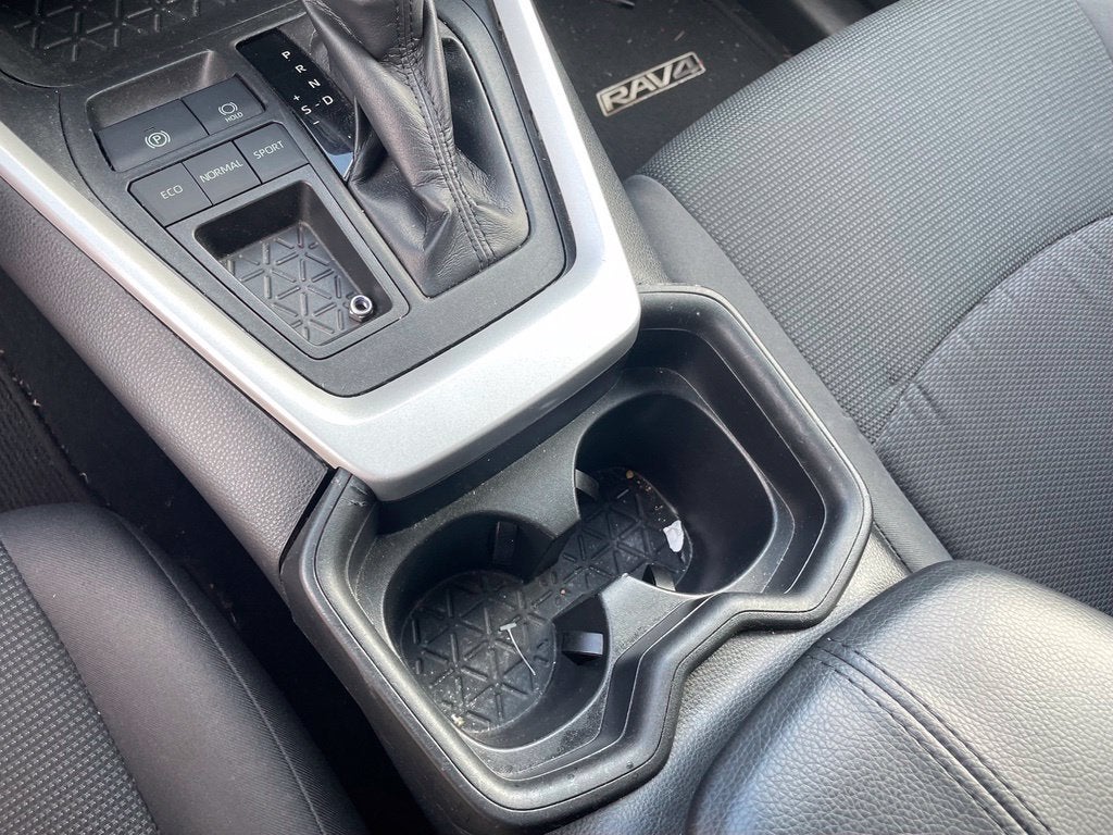 2019 Toyota RAV4 LE Clean CarFax, Blind Spot Warning