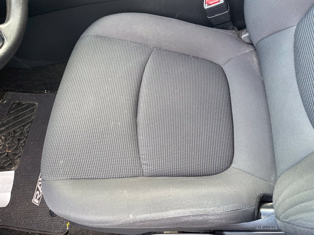 2019 Toyota RAV4 LE Clean CarFax, Blind Spot Warning