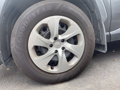 2019 Toyota RAV4 LE Clean CarFax, Blind Spot Warning