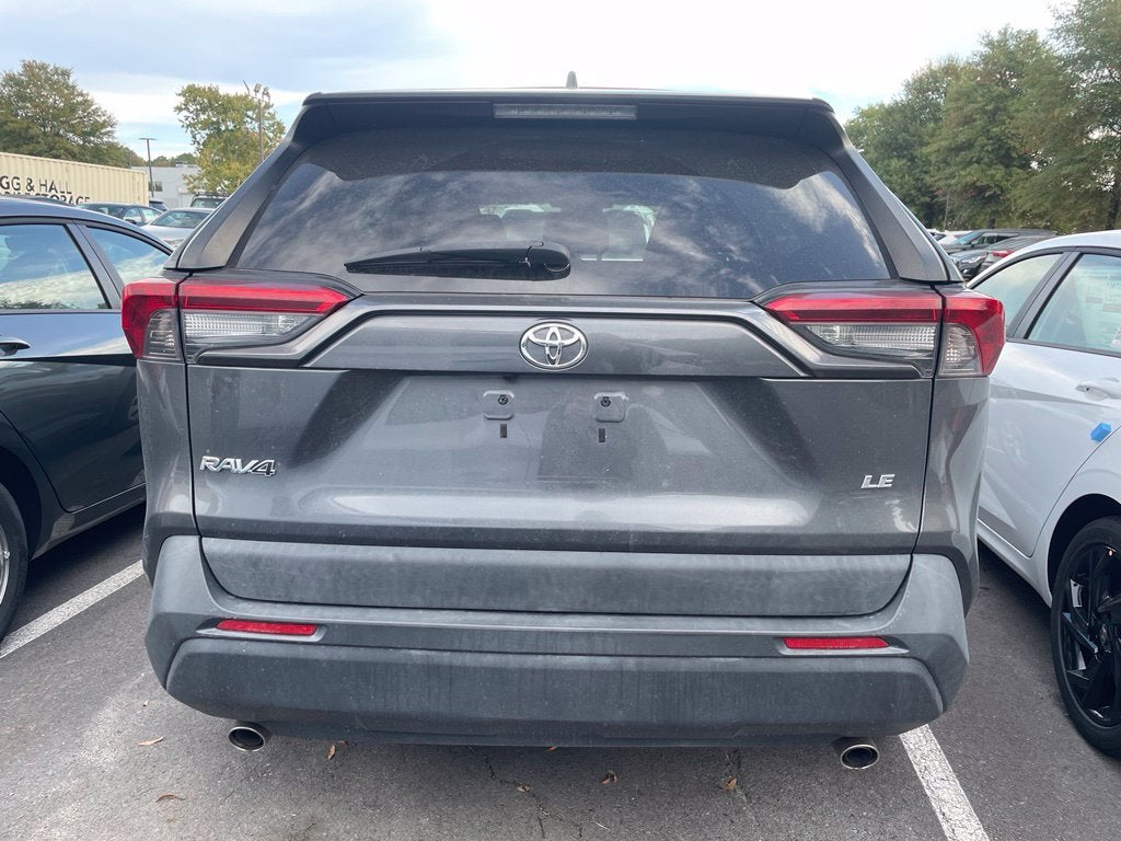 2019 Toyota RAV4 LE Clean CarFax, Blind Spot Warning