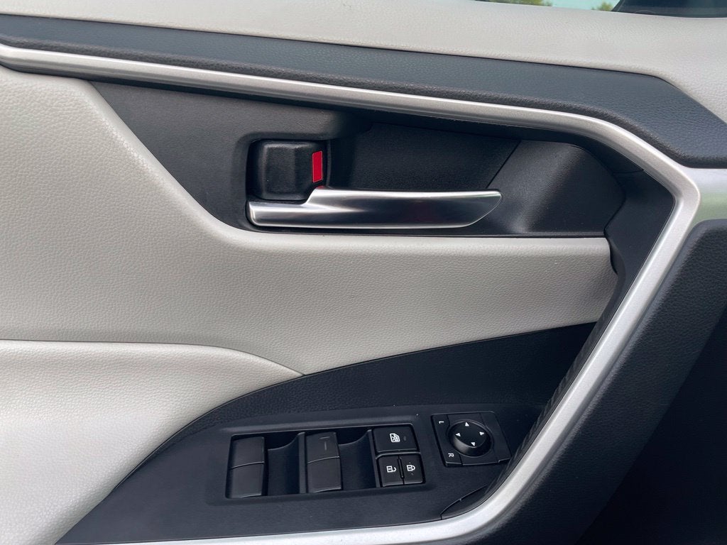 2020 Toyota RAV4 XLE Clean CarFax