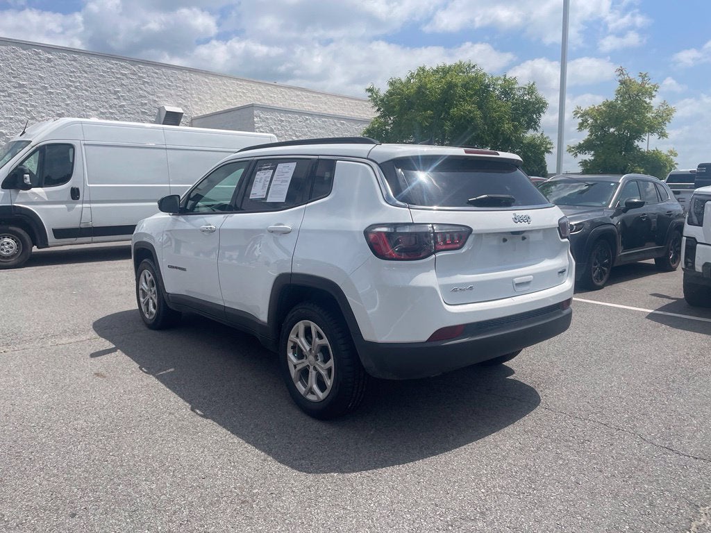 2024 Jeep Compass Latitude Clean CarFax, One Owner