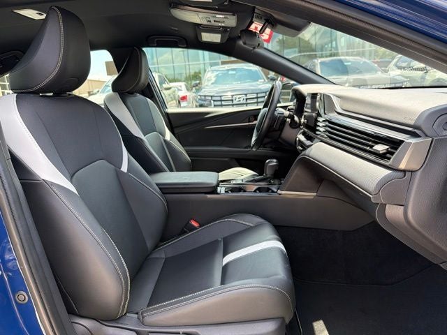 2025 Toyota Camry SE CARFAX 1-OWNER