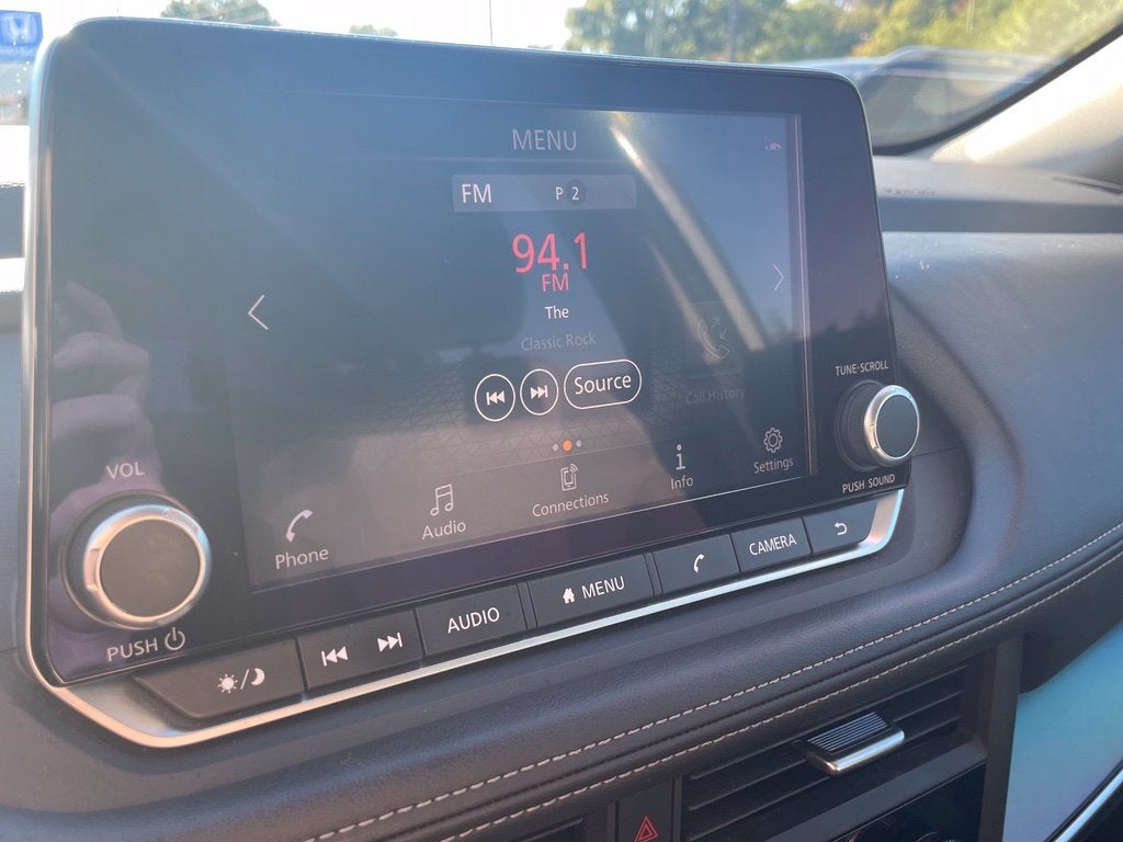 2025 Nissan Rogue SV Clean CarFax, One Owner