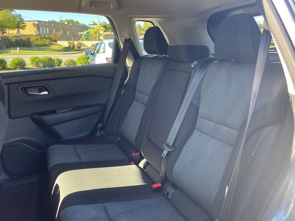 2025 Nissan Rogue SV Clean CarFax, One Owner