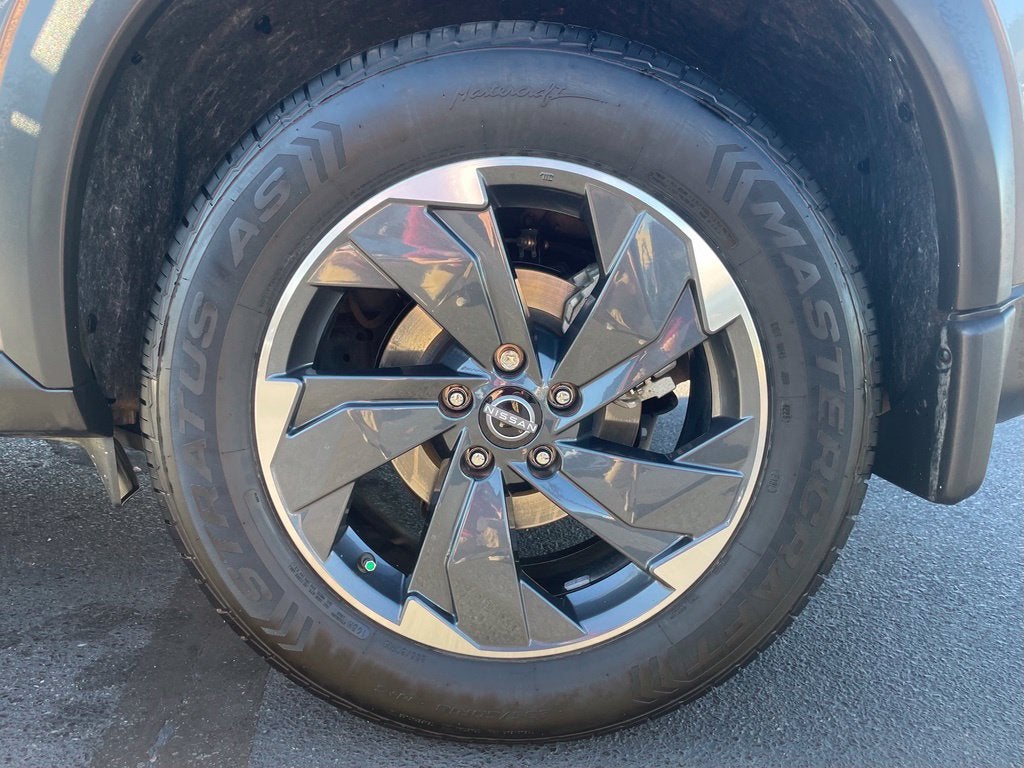 2025 Nissan Rogue SV Clean CarFax, One Owner