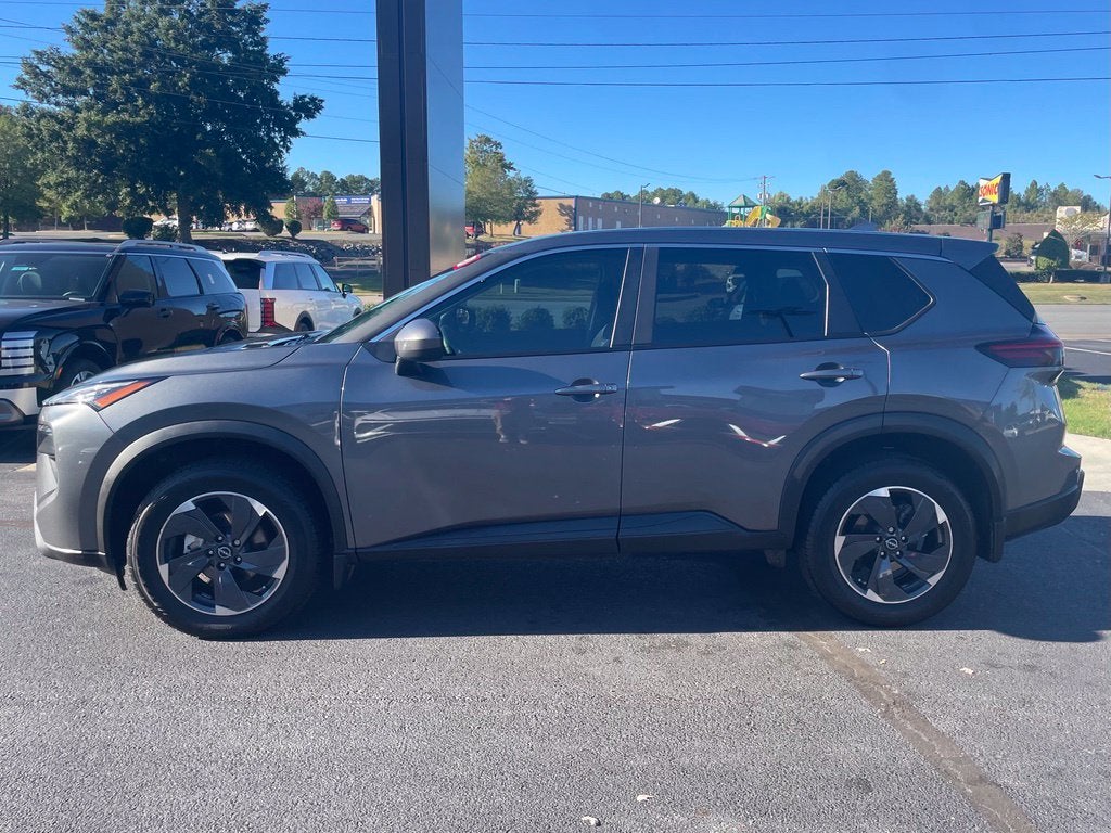 2025 Nissan Rogue SV Clean CarFax, One Owner