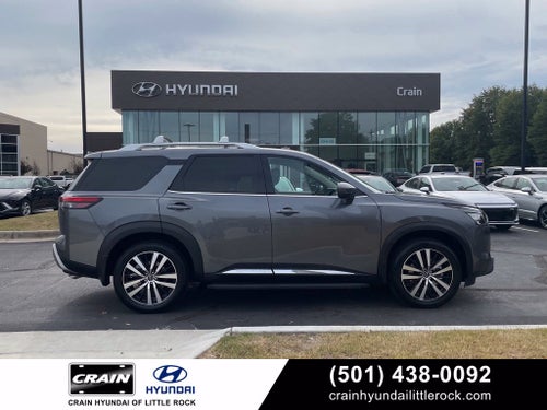 2025 Nissan Pathfinder Platinum Pano Roof, Leather, One Owner, Third Row