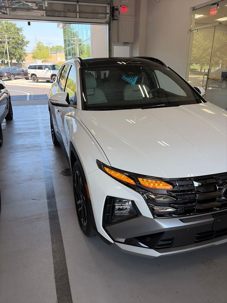 2025 Hyundai Tucson Limited Clean CarFax, One Owner