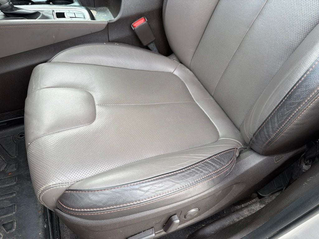 2020 Hyundai Santa Fe SEL Leather, Premium Pkg, Pano Roof, Surround Sound