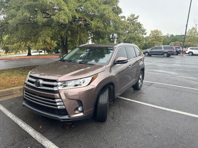 2019 Toyota Highlander Limited Platinum Third Row, Leather, Clean CarFax, One Owner, Low M