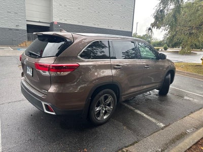 2019 Toyota Highlander Limited Platinum Third Row, Leather, Clean CarFax, One Owner, Low M