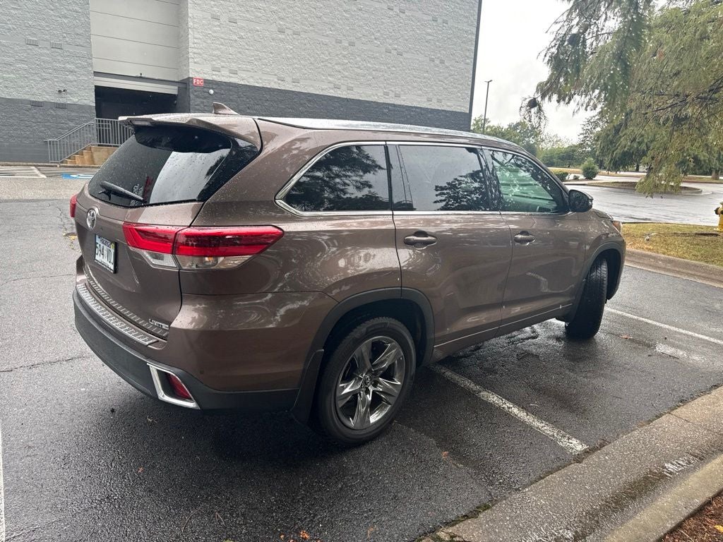 2019 Toyota Highlander Limited Platinum Third Row, Leather, Clean CarFax, One Owner, Low M