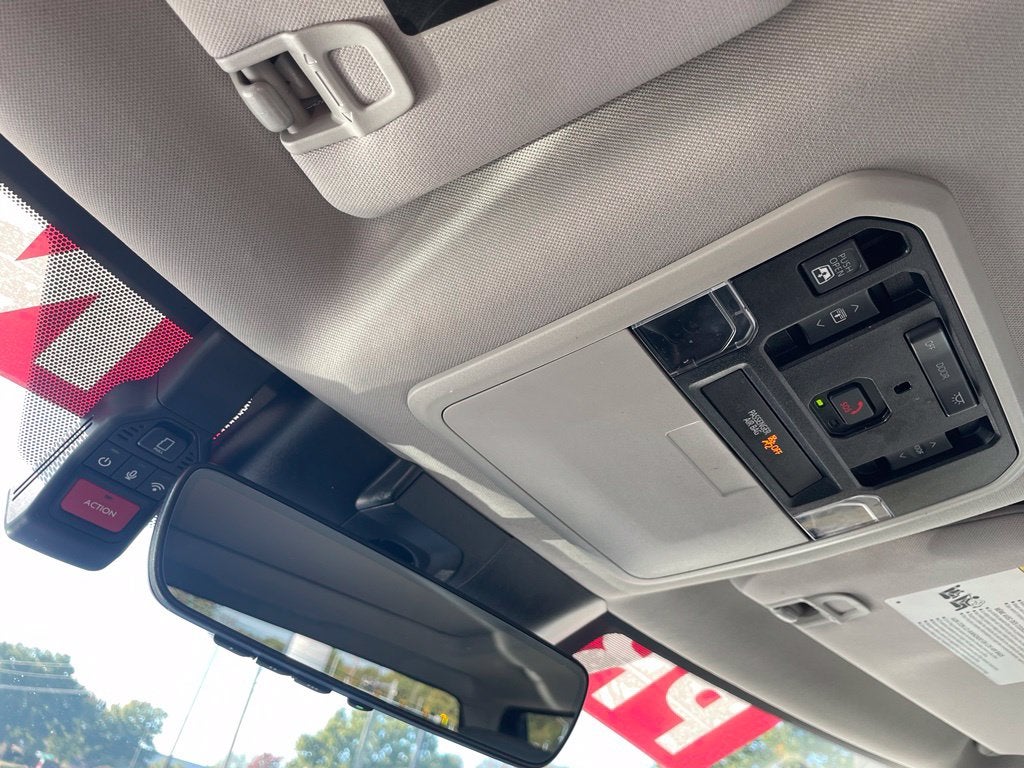 2023 Toyota Tundra Limited Pano Roof, Leather, Clean CarFax, One Owner