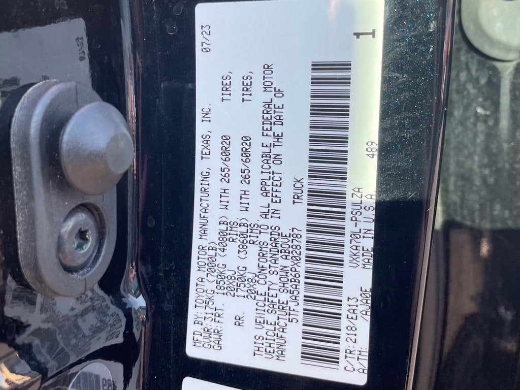 2023 Toyota Tundra Limited Pano Roof, Leather, Clean CarFax, One Owner