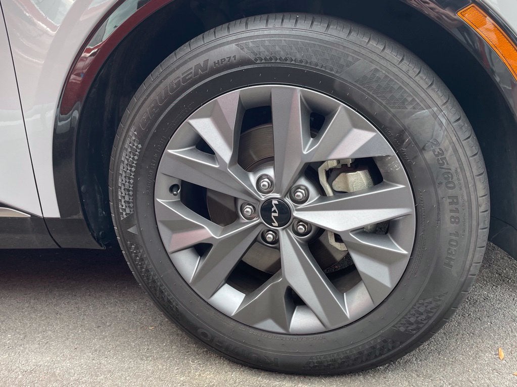 2025 Kia Sportage SX Pano Roof, Leather, One Owner