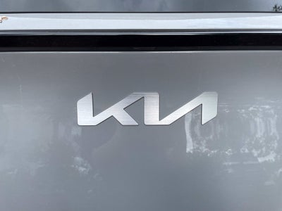 2025 Kia Sportage SX Pano Roof, Leather, One Owner