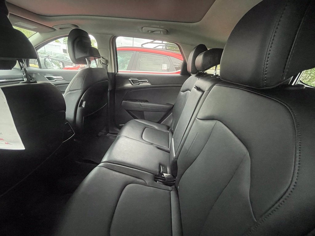 2025 Kia Sportage SX Pano Roof, Leather, One Owner