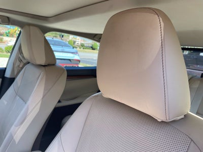 2016 Lexus ES 300h Luxury Pkg, Navi, Adaptive Cruise, Parking Sensors