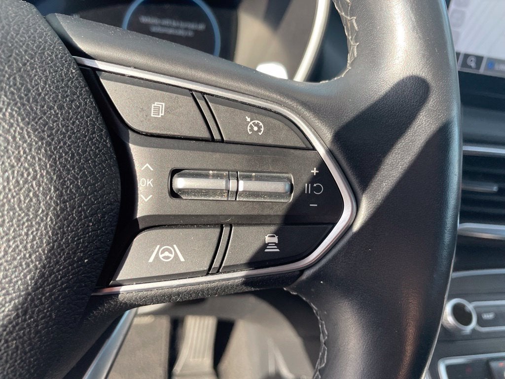 2022 Hyundai Santa Fe Hybrid Limited Pano Roof, Leather, One Owner