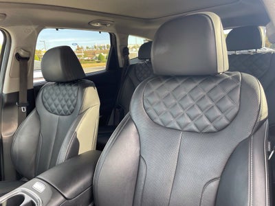 2022 Hyundai Santa Fe Hybrid Limited Pano Roof, Leather, One Owner