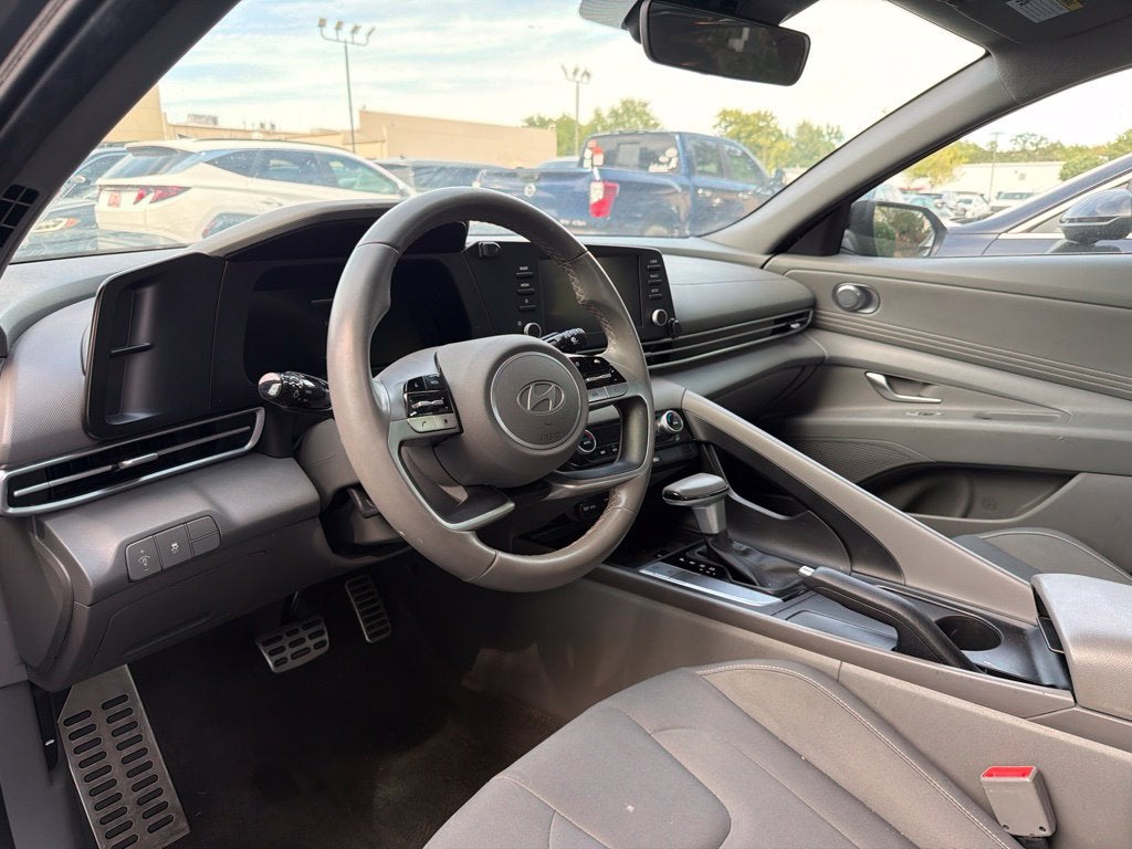 2025 Hyundai Elantra SEL Sport One Owner, Clean CarFax