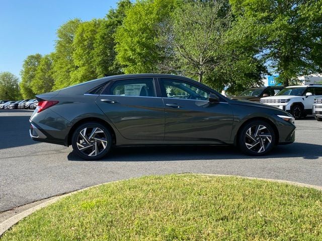 2025 Hyundai Elantra Hybrid Limited