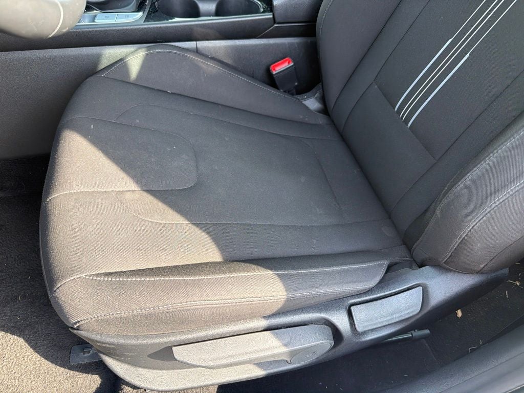 2025 Hyundai Elantra SEL Convenience CARFAX 1-Owner