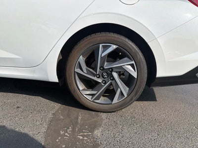 2025 Hyundai Elantra SEL Convenience CARFAX 1-Owner