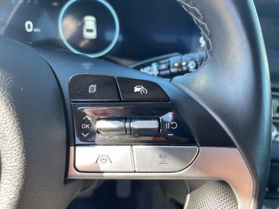 2025 Hyundai Elantra SEL Convenience Moonroof, One Owner