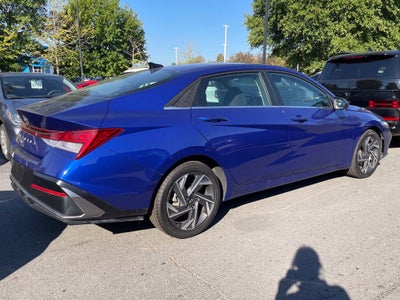 2025 Hyundai Elantra SEL Convenience Moonroof, One Owner
