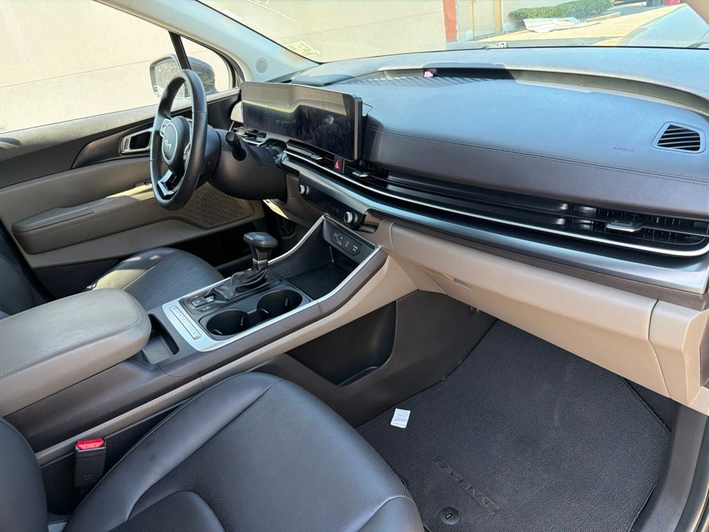 2025 Kia Carnival LXS