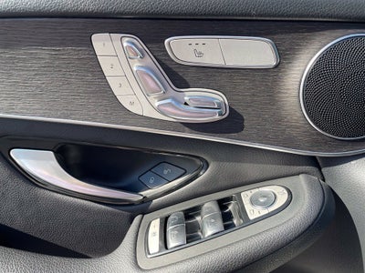 2020 Mercedes-Benz GLC GLC 300 Pano Roof, Leather, Low Miles, One Owner