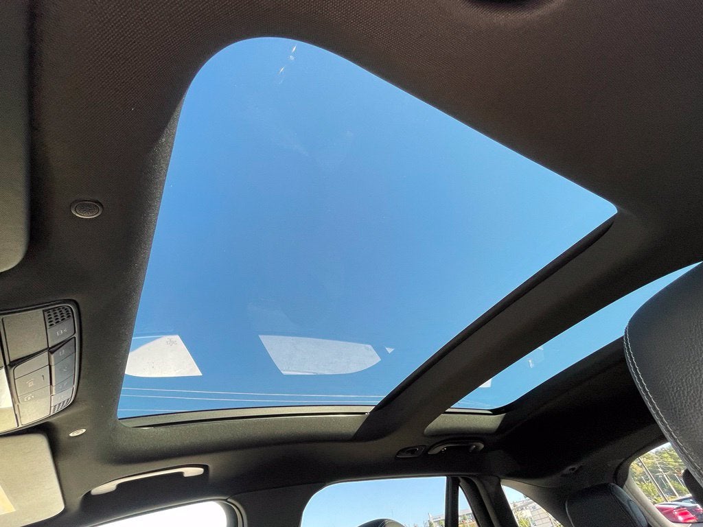 2020 Mercedes-Benz GLC GLC 300 Pano Roof, Leather, Low Miles, One Owner