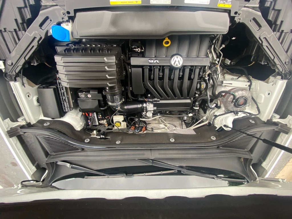 2023 Volkswagen Atlas Cross Sport 3.6L V6 SEL R-Line