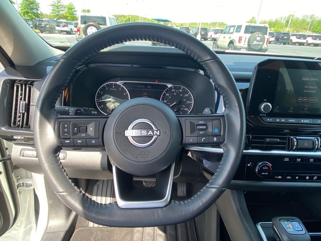 2022 Nissan Pathfinder SV