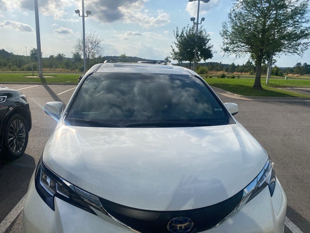 2021 Toyota Sienna XLE 8 Passenger