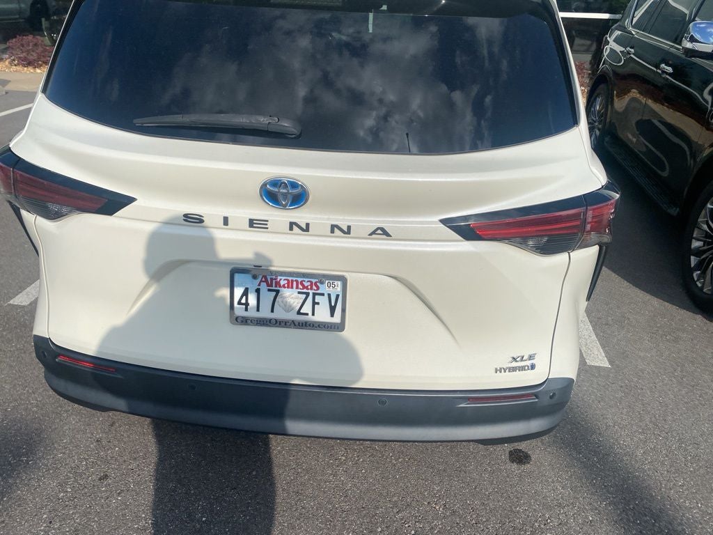 2021 Toyota Sienna XLE 8 Passenger