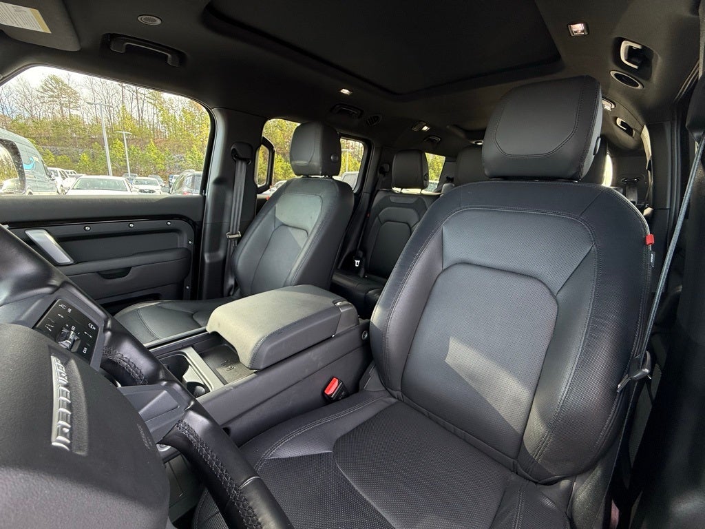 2024 Land Rover Defender 130 X-Dynamic SE