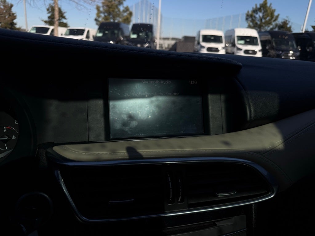 2017 INFINITI QX30 Premium