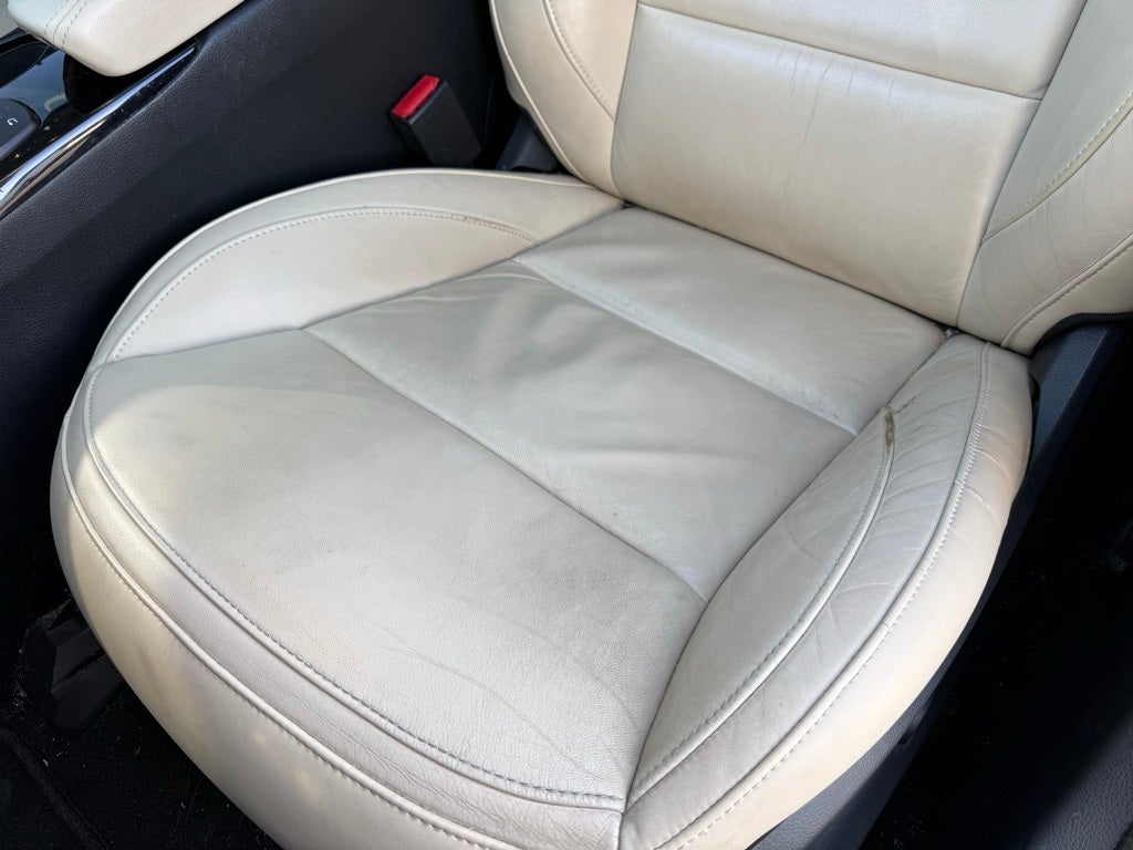 2017 INFINITI QX30 Premium