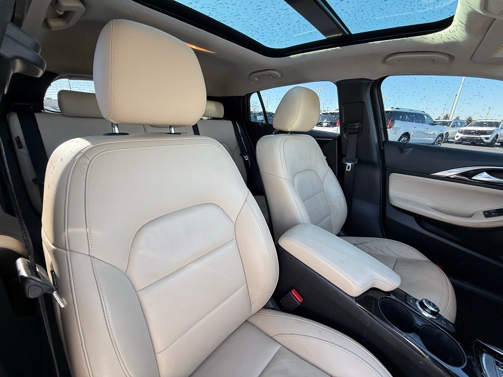 2017 INFINITI QX30 Premium